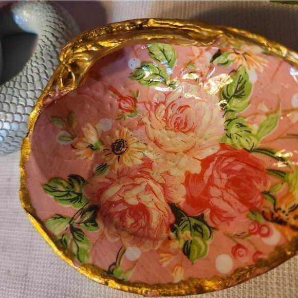 DECOUPAGE ROSES CLAM SHELL  - Picture 4 of 8